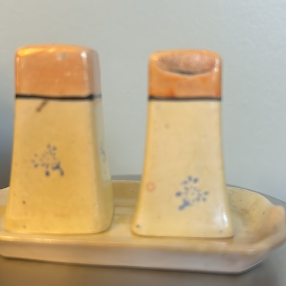 Floral Porcelain Salt and Pepper Shakers with Tray Japan/H Kato - Picture 3 of 7